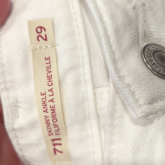 Levi 711 skinny ankle whit jeans with studded bottoms - Picture 2 of 7